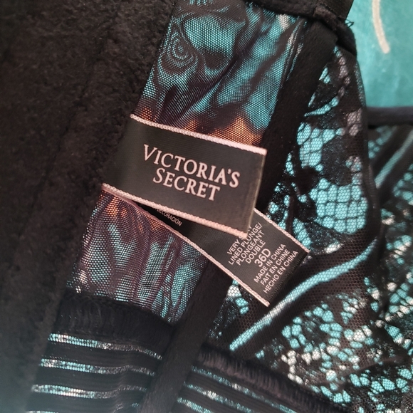 NWOT Victoria's Secret Long Line Plunge Bra - Picture 4 of 5